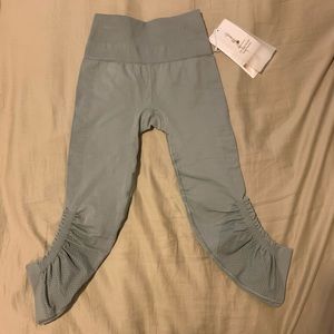 BRAND NEW LULULEMON LEGGINGS